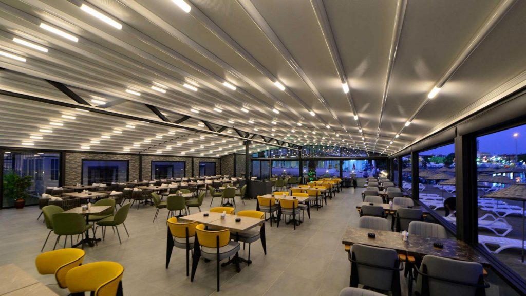 Pergola Room Retractable Awning Roof Pergola in Restaurants and Cafe
